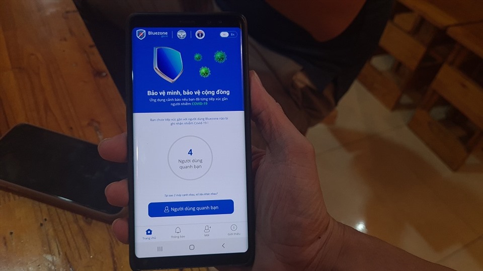 Ứng dụng Bluezone. Ảnh: LN.