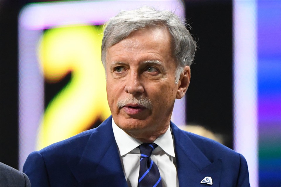 Ông chủ Stan Kroenke giàu có nhưng bị coi là keo kiệt trong mắt cổ động viên Arsenal. Ảnh: PA Images