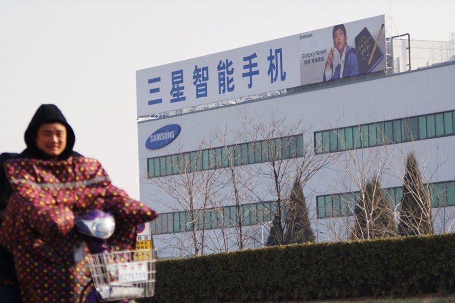Nhà máy sản xuất điện thoại thông minh của Samsung tại Thiên Tân, Trung Quốc, đóng cửa vào tháng 1.2019. Ảnh: AFP