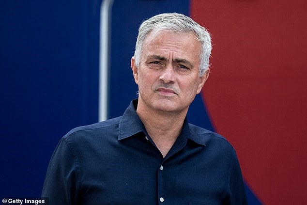 Mourinho đang cần người. Ảnh: Getty.
