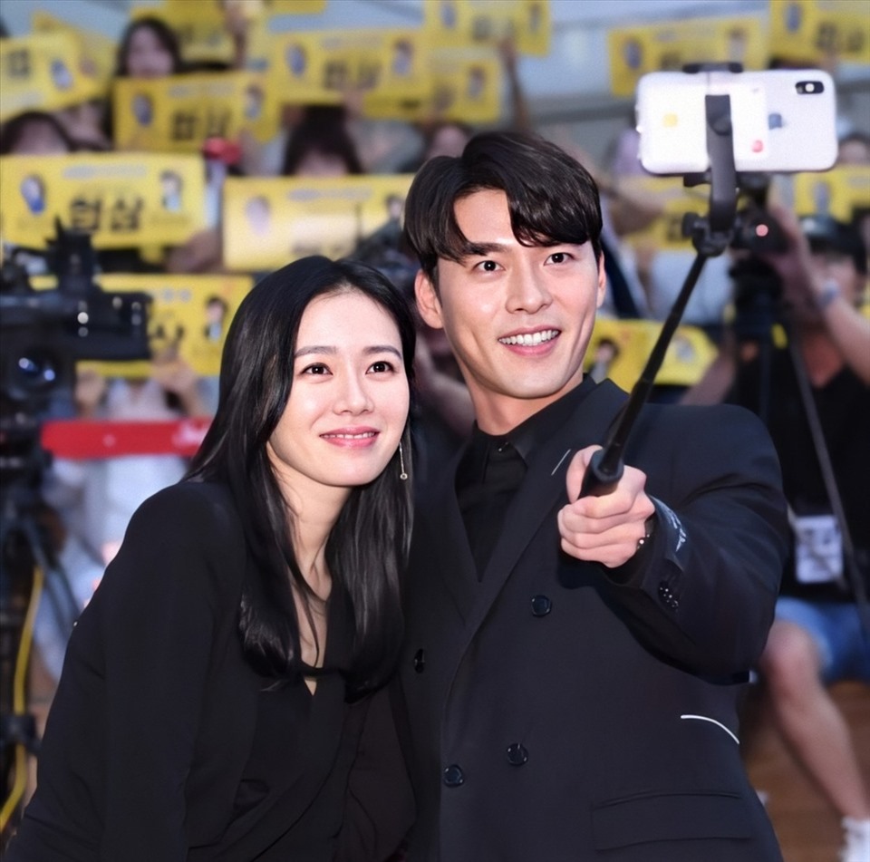 Hyun Bin và Son Ye Jin gây sốt Châu Á