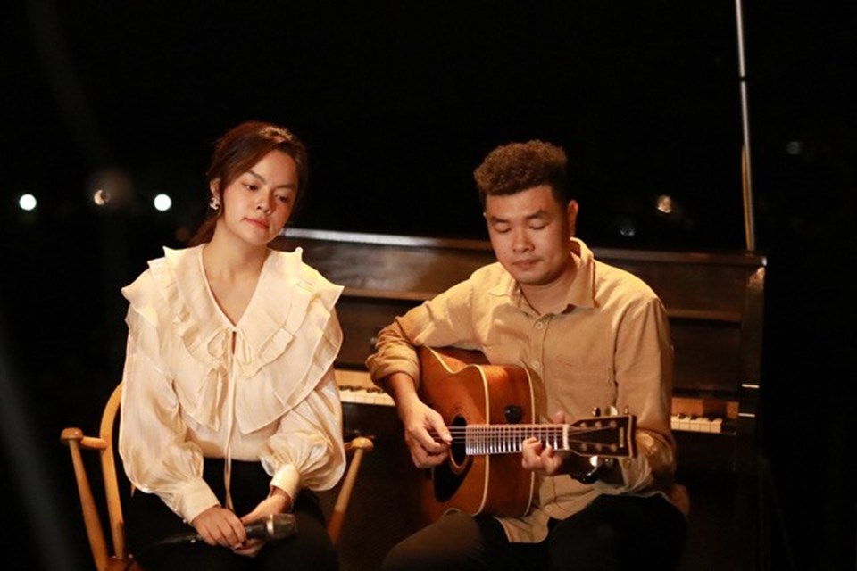 Phạm Quỳnh Anh mong muốn nói thứ nhẹ nhàng ở hiện tại. Ảnh: NSCC Phạm Quỳnh Anh mong muốn nói thứ nhẹ nhàng ở hiện tại. Ảnh: NSCC