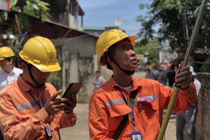 Chuyên gia đề xuất tính biểu giá bán lẻ điện phục vụ mục đích sinh hoạt còn 3 bậc thang. Ảnh C.Ngô