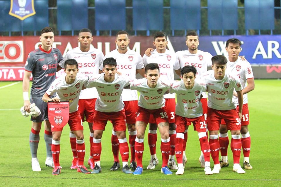 Muangthong United của thủ thành Văn Lâm cũng là 1 trong 3 đội bóng phản đối việc không sử dụng VAR của Thai League. Ảnh: Muangthong United
