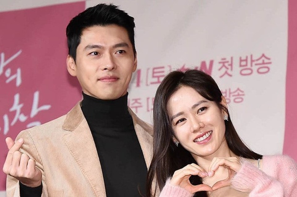 Hyun Bin - Son Ye Jin hẹn hò nhưng sợ ồn ào. Ảnh: Cắt từ clip. Hyun Bin - Son Ye Jin hẹn hò nhưng sợ ồn ào. Ảnh: Cắt từ clip.