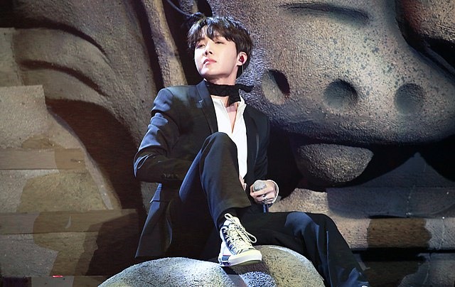 J-Hope nhóm BTS. Ảnh: Cắt từ clip
