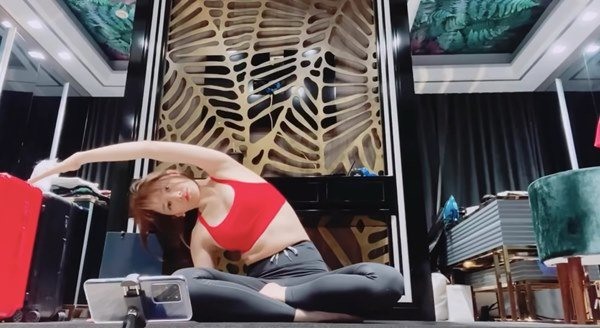 Không gian bên trong căn hộ. Ảnh: Cắt từ clip