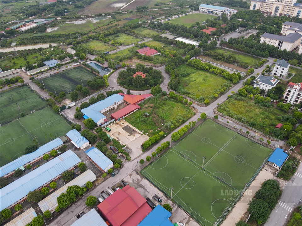 Nhiều công trình mọc sai quy hoạch trong khuôn viên dự án không được giải quyết dứt điểm trong thời gian dài.