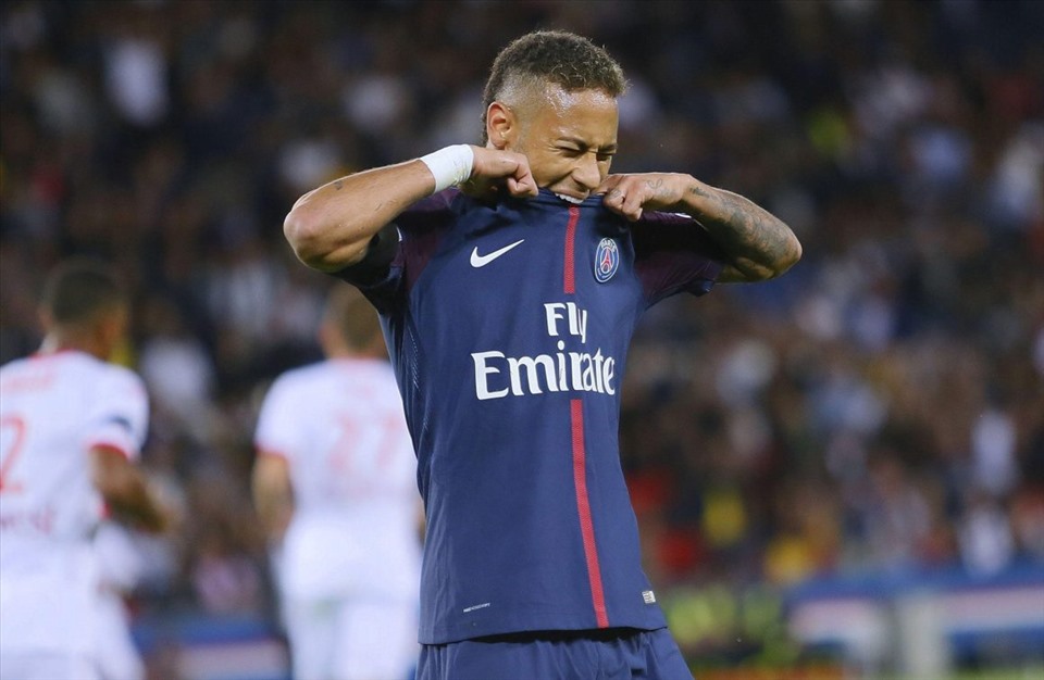 Neymar từng bị chỉ trích rất nhiều. Ảnh: Getty.