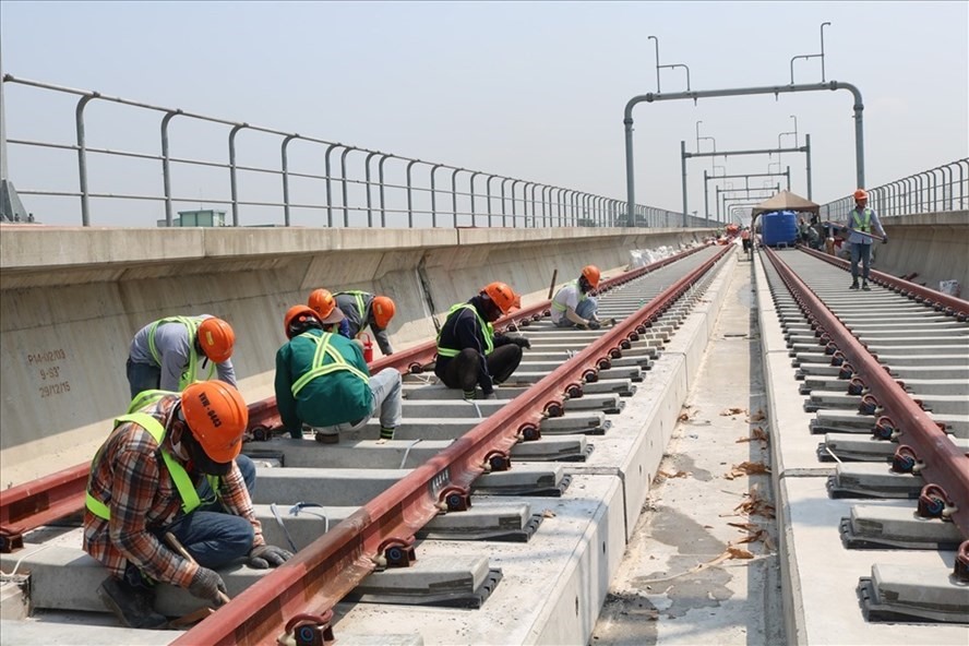 Thi công tuyến metro số 1 (Bến Thành-Suối Tiên), đoạn trên cao. Ảnh Minh Quân