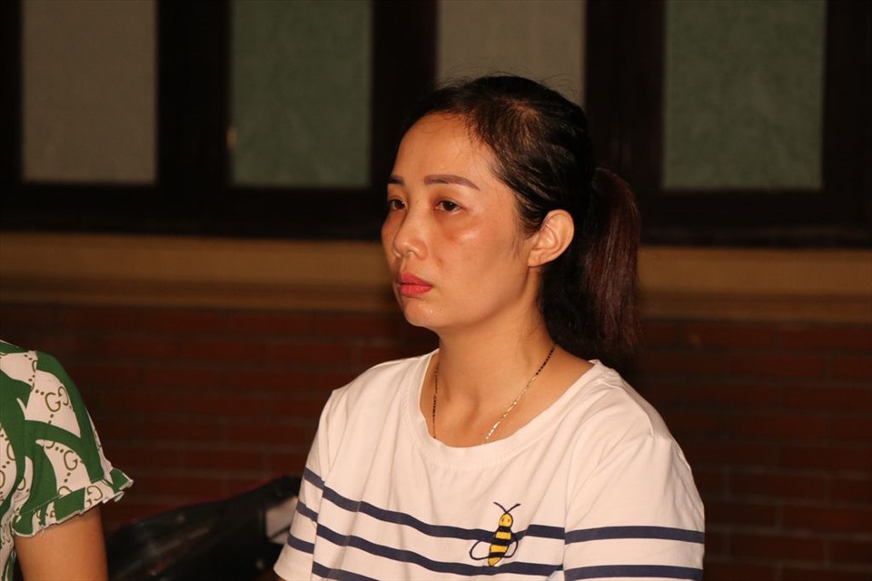 Chị Cao Thị Ngọc Yến chia sẻ thông tin với Lao Động. Ảnh: Hà Phương