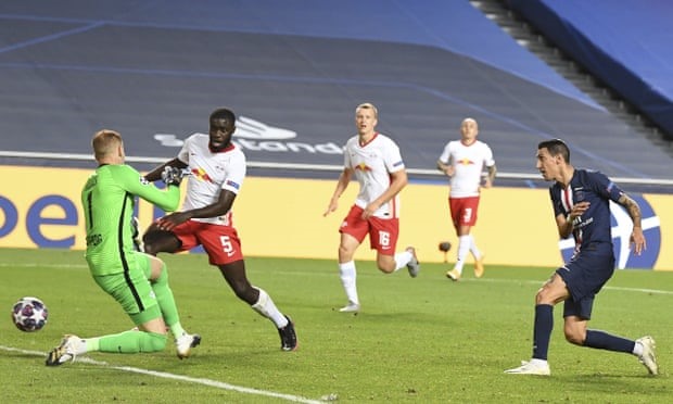 Di Maria ghi bàn vào lưới Leipzig. Ảnh: The Guardian.