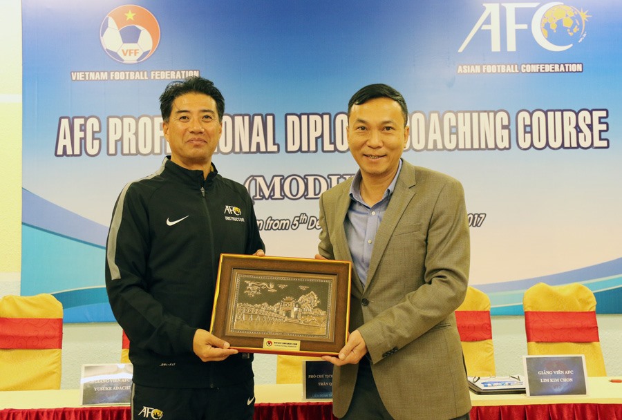 Giám đốc kỹ thuật Yusuke Adachi đã hoàn thành thời gian cách ly. Ảnh: VFF