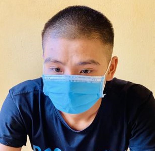 Đối tượng Đạt tại cơ quan điều tra. Ảnh: CATH
