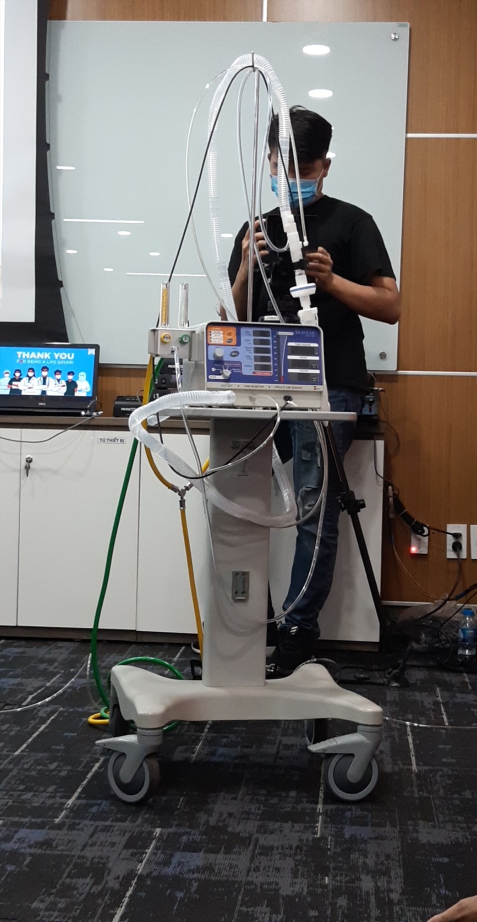 Máy thở dụng cụ rất quan trọng trong công tác phòng dịch COVID-19. Ảnh: BVCC