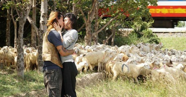 Nhớ bị đánh giá “dễ dãi“. Ảnh: ĐPCC