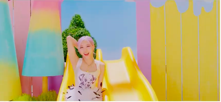 Nhan sắc ngọt ngào của 4 thành viên Blackpink trong MV mới. Ảnh: CMH.