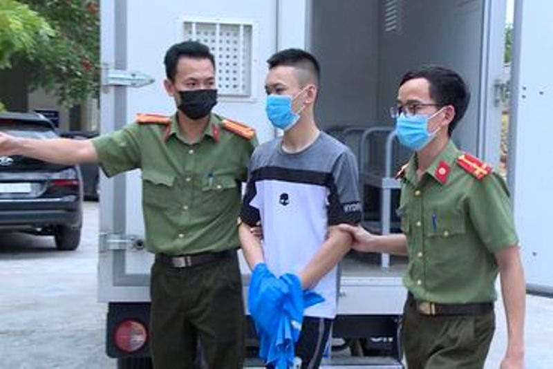Đối tượng Hoàng được di lý về Công an Thanh Hóa để tiếp tục điều tra, làm rõ. Ảnh: CATH