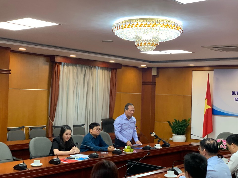 Thứ trưởng Cao Quốc Hưng phát biểu tại lễ bàn giao. Ảnh: C.ngô
