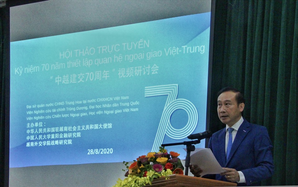 Trợ lý Bộ trưởng Ngoại giao Nguyễn Văn Thảo phát biểu khai mạc hội thảo kỷ niệm 70 năm thiết lập quan hệ ngoại giao Việt Nam - Trung Quốc. Ảnh: Bộ Ngoại giao.