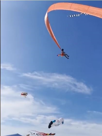 The 3-year-old girl was dragged into the sky by the tail of the kite.  Photo: Taiwan News.