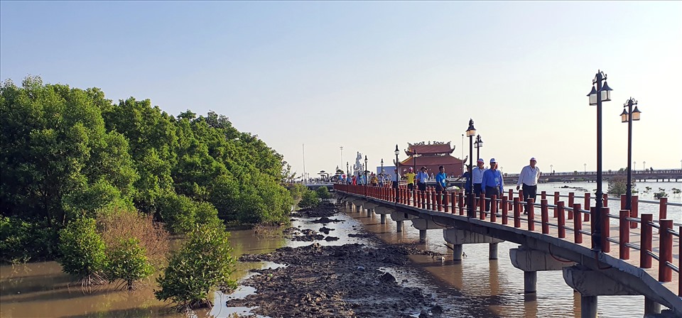 Khu du lịch Mũi Cà Mau giảm giá khách đoàn, học sinh, sinh viên nhưng không hi vọng lượng khách đông như các năm trước (ảnh Nhật Hồ)