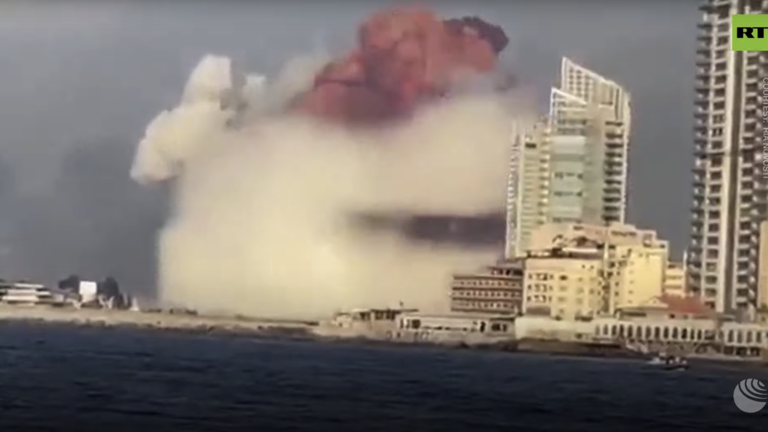 Vụ nổ được cho là do lô hoá chất ammonium nitrate gây ra. Ảnh: Ria Novosti