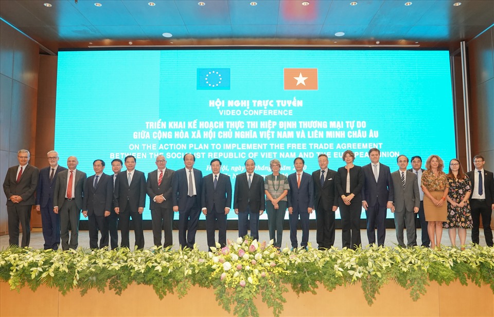 Thủ tướng Nguyên Xuân Phúc và các đại biểu dự hội nghị. Ảnh: VGP/Quang Hiếu