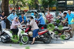 Vạ vật chờ con thi THPT Quốc gia nguy hiểm ra sao trong dịch COVID-19?