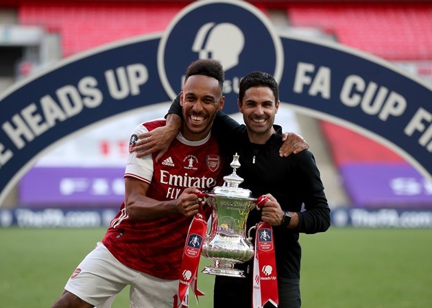 Aubameyang và Arteta. Ảnh: Getty