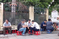 Hà Nội: Người dân thờ ơ trước lệnh xử phạt không đeo khẩu trang