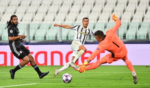 Ronaldo vẫn đẳng cấp nhưng không đủ để gánh Juventus. Ảnh: Getty.