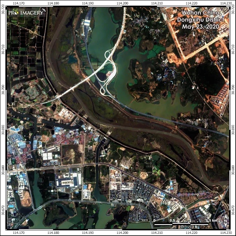 Ảnh vệ tinh lũ lụt ở quận Đông Tây Hồ, Vũ Hán trước và sau lũ. Ảnh: