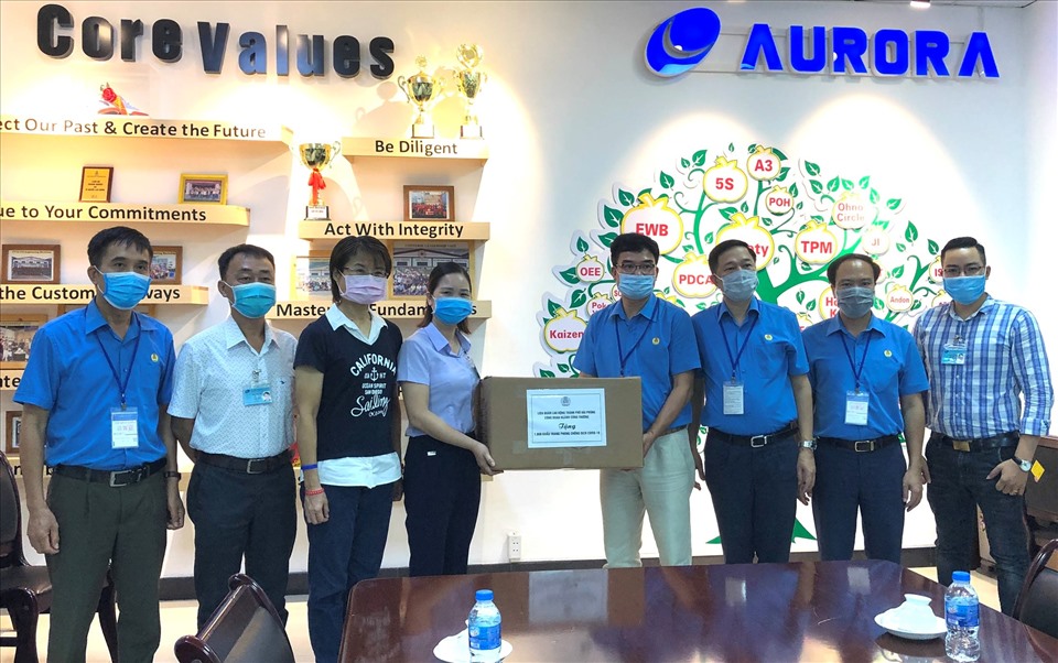 1000 khẩu trang tặng CNLĐ Công ty Aurora Việt Nam.