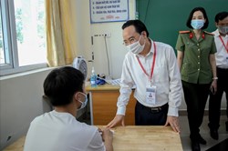 Bộ trưởng Phùng Xuân Nhạ kiểm tra một số điểm thi THPT trước giờ G