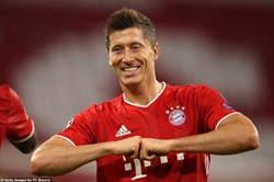 Lewandowski tỏa sáng, Bayern Munich vùi dập Chelsea để tiến vào tứ kết