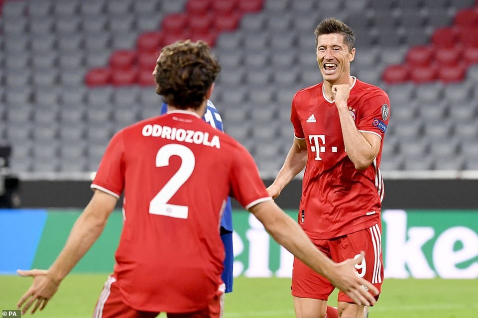 Tolisso và Lewandowski ấn định tỉ số 4-1. Ảnh: Getty/PA