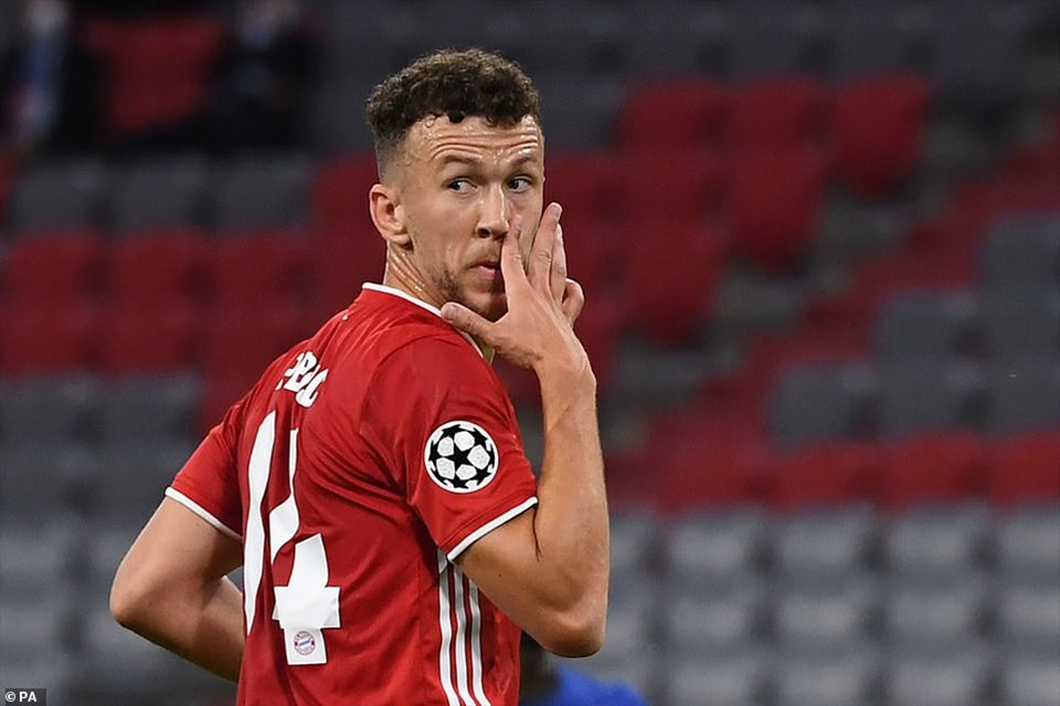 Perisic nhân đôi cách biệt. Ảnh: PA