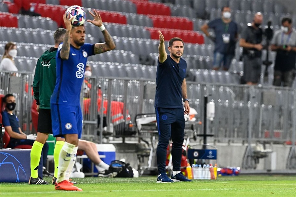 Đội bóng của Frank Lampard nhận đến 79 bàn thua trong mùa giải vừa qua. Ảnh: Getty Images