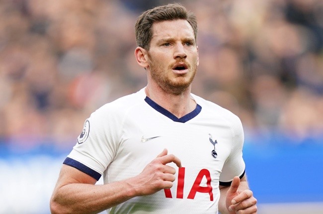 Jan Vertonghen (33 tuổi, giá thị trường 14,5 triệu euro): Cầu thủ người Bỉ hết hợp đồng với Tottenham kể từ ngày 27.7. Anh có thể thi đấu tốt ở vị trí trung vệ lẫn hậu vệ trái. Với kinh nghiệm dày dạn của mình, Vertonghen đang là đích nhắm của nhiều đội bóng lớn. Ảnh: Getty.