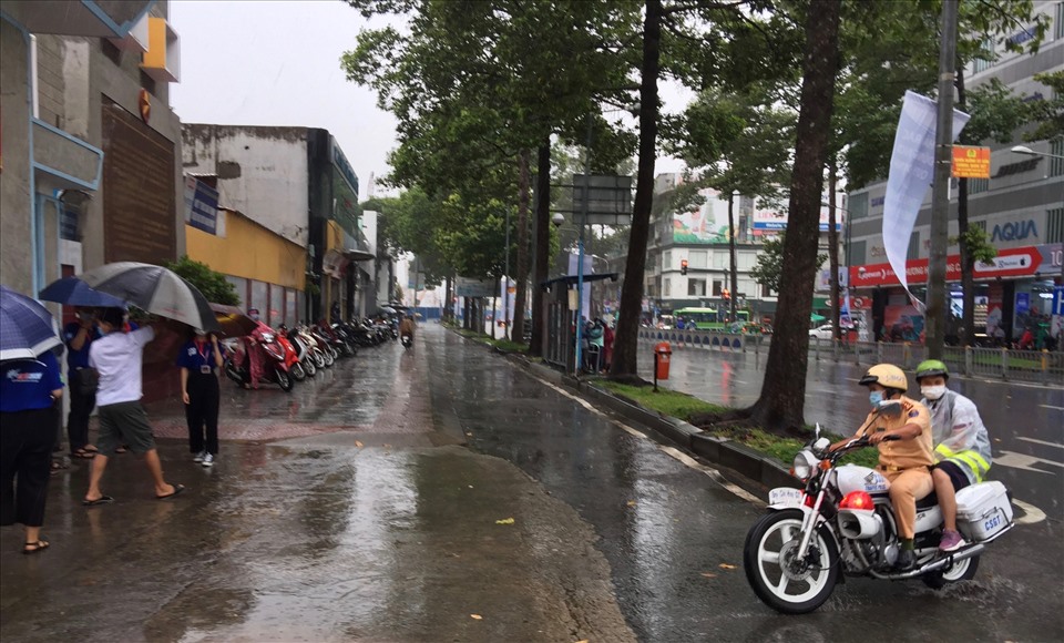 Thí sinh được đưa đến điểm thi