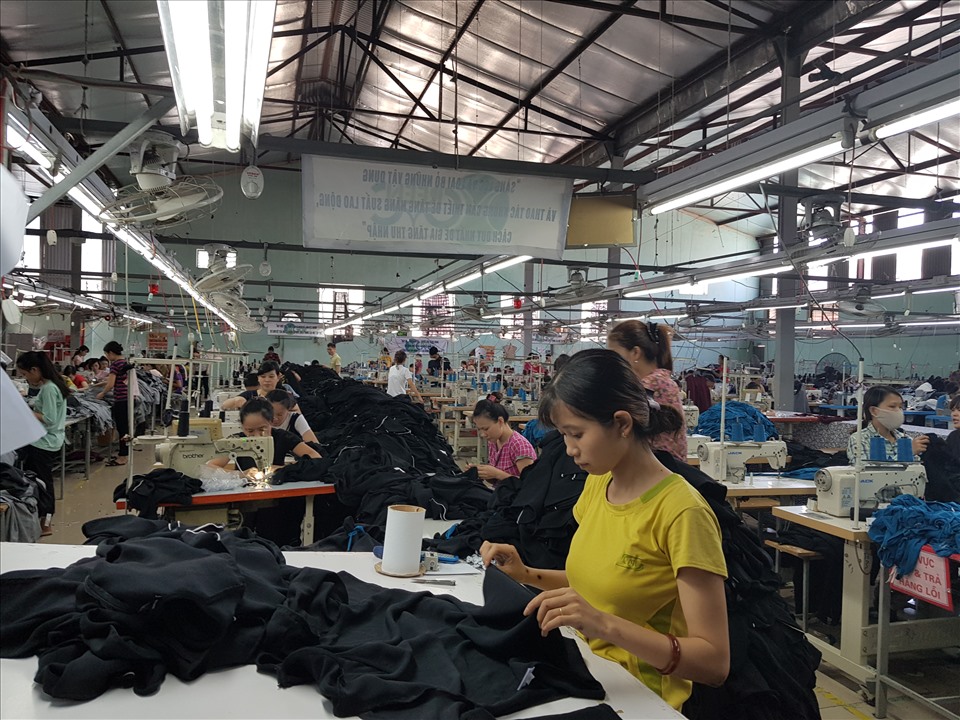 Dịch COVID-19 làm nhiều doanh nghiệp ở Nghệ An gặp khó khăn. Ảnh: Quang Đại