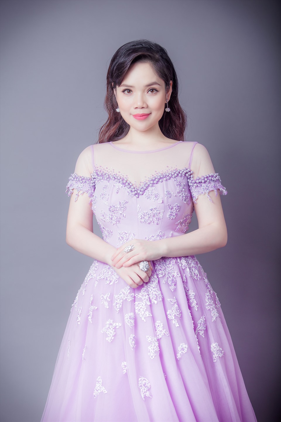 Việt Dung - nghệ sĩ Opera là người song hành cùng chồng Anh Tú trong mọi hoạt động nghệ thuật. Ảnh: NVCC.