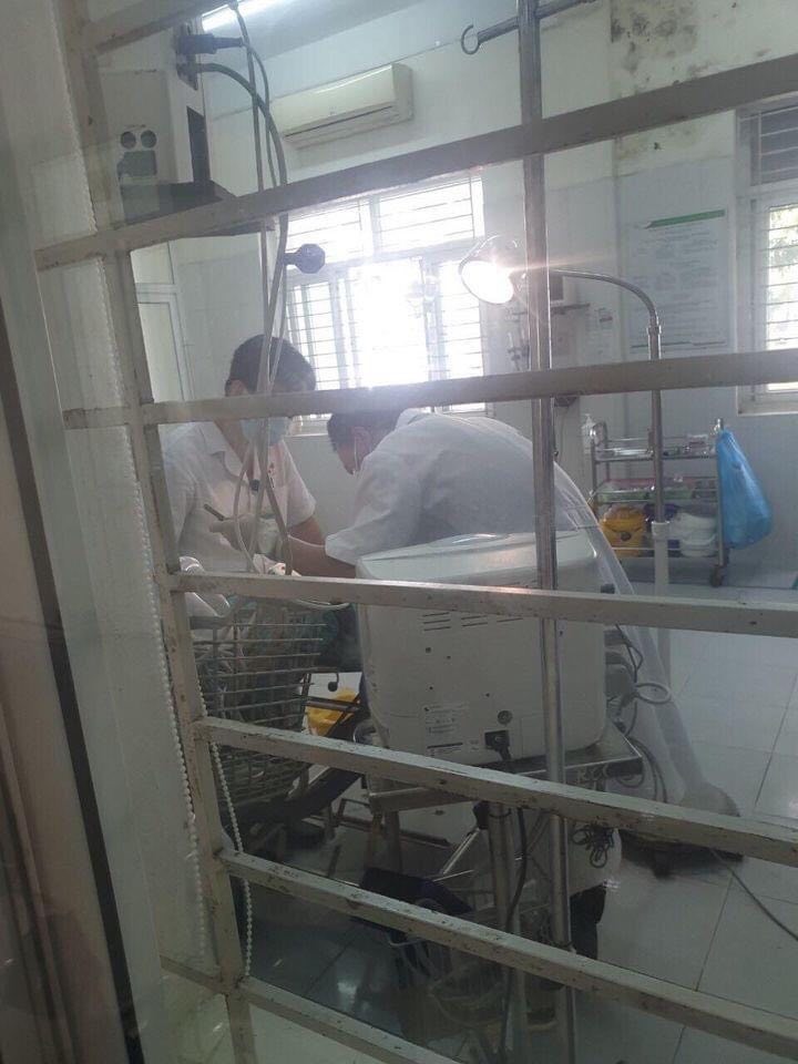 Em T bị thương ở phần trán và được đưa đi cấp cứu tại bệnh viện. Ảnh: Q. An