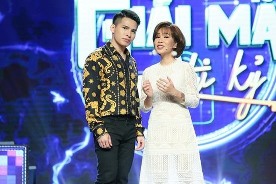 Ca sĩ Uyên Linh và Quốc Thiên. Ảnh: CTCC Ca sĩ Uyên Linh và Quốc Thiên. Ảnh: CTCC