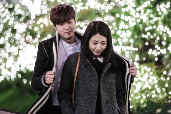 Lee Min Ho và Park Shin Hye trong “The Heirs” (Ảnh: Cắt từ phim).