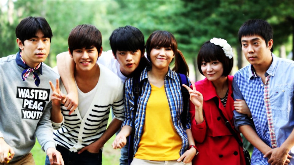 6 nhân vật chính của “Reply 1997” (Ảnh: Cắt từ phim).
