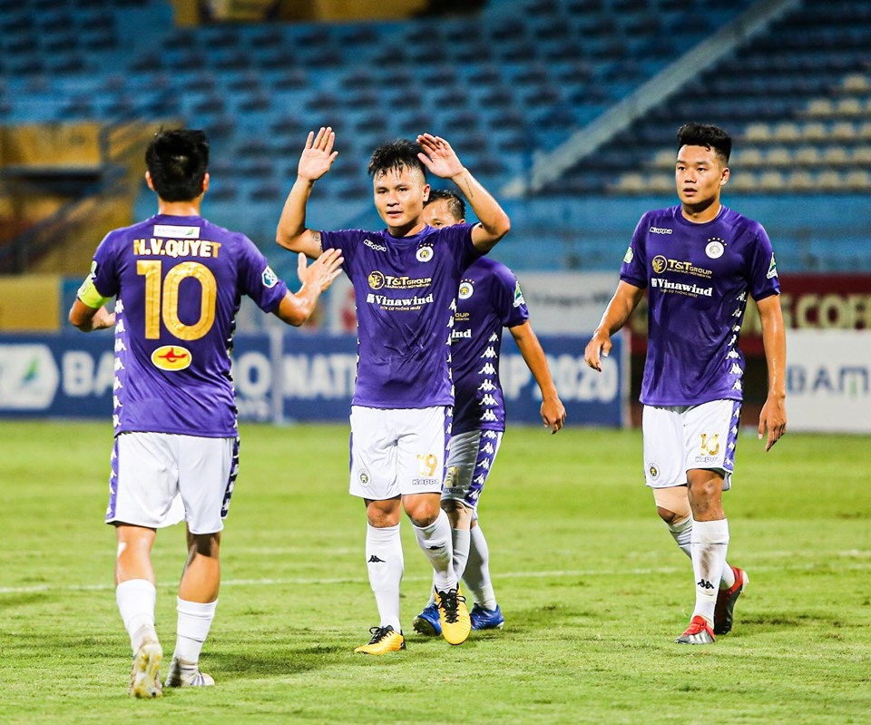 Quang Hải tiếp tục ghi bàn thắng thứ 2 trong trận đấu này trong pha nâng tỉ số lên 6-0 cho Hà Nội. Từ nỗ lực đi bóng và căng ngang vào trước vòng cấm của Xuân Tú, Quang Hải đã đệm bóng đễ dàng trước vạch vôi.