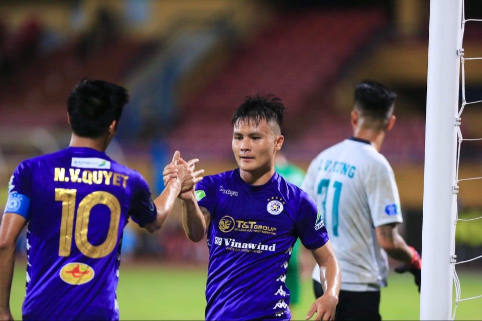 Quang Hải đã toả sáng với 2 bàn thắng vào lưới Cần Thơ. Ảnh: Hoài Thu