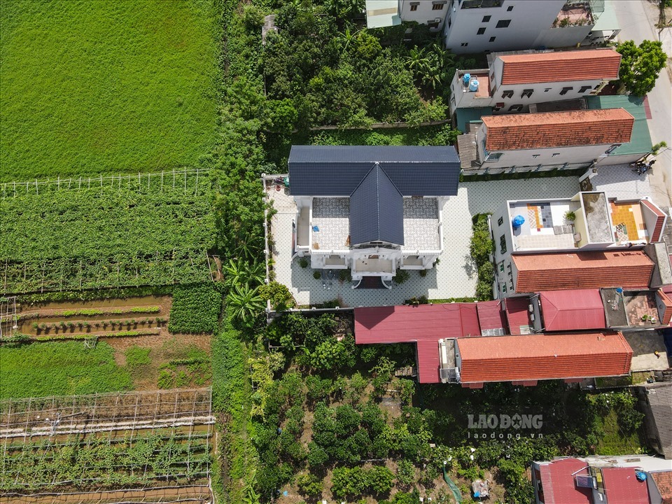 Tràn lan xây nhà trên đất nông nghiệp ở Hưng Yên. Ảnh Phan Anh.